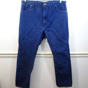 Wrangler Jeans Men's Size 42 x 32 Blue Wash Straight Leg 5 Pocket Design Vintage